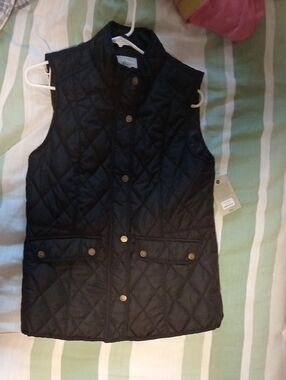 G.H. Bass & Co. Black Quilted Vest with Snap Front